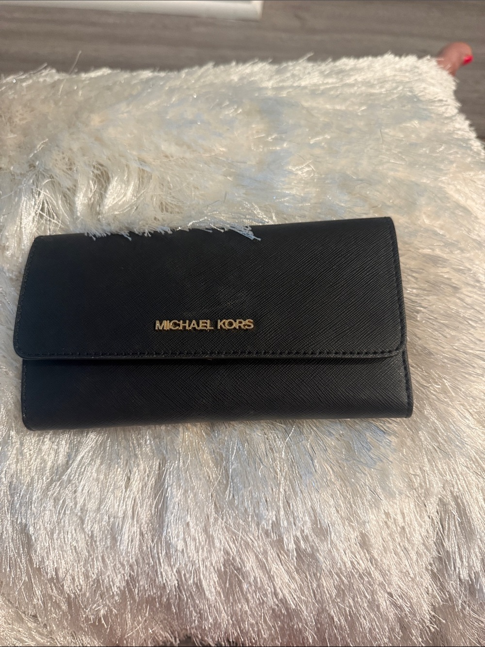 Michael Kors Black Saffiano Tote and Wallet with gold hardware - Picture 5 of 6